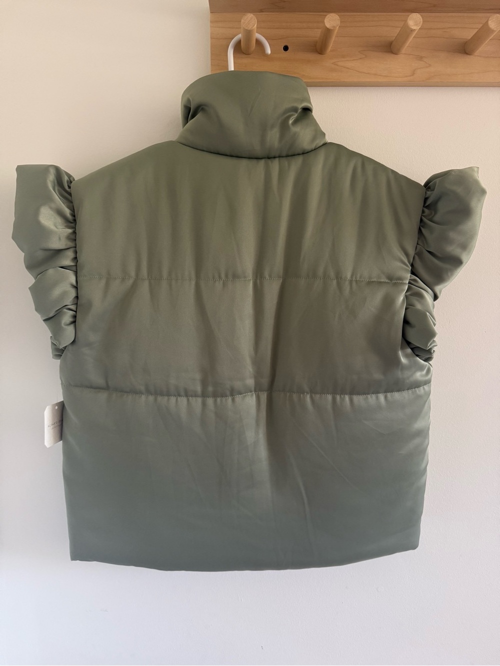NWT Altar'd State Sage Puff-Sleeve Puffer Vest Medium - Picture 5 of 6